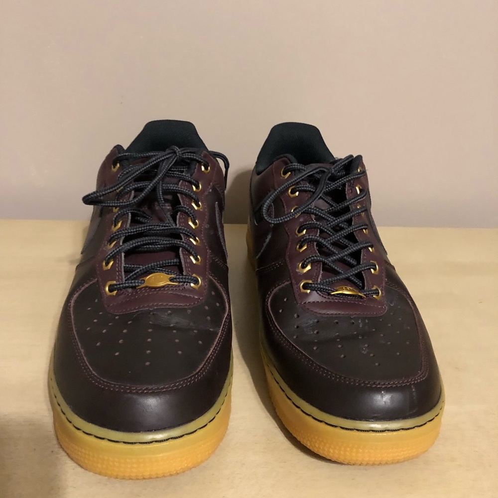 SB14. Nike Air Force 1 low PRM